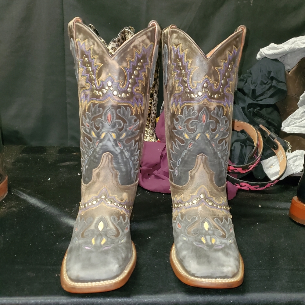 Cowboy boots - Picture 2 of 3
